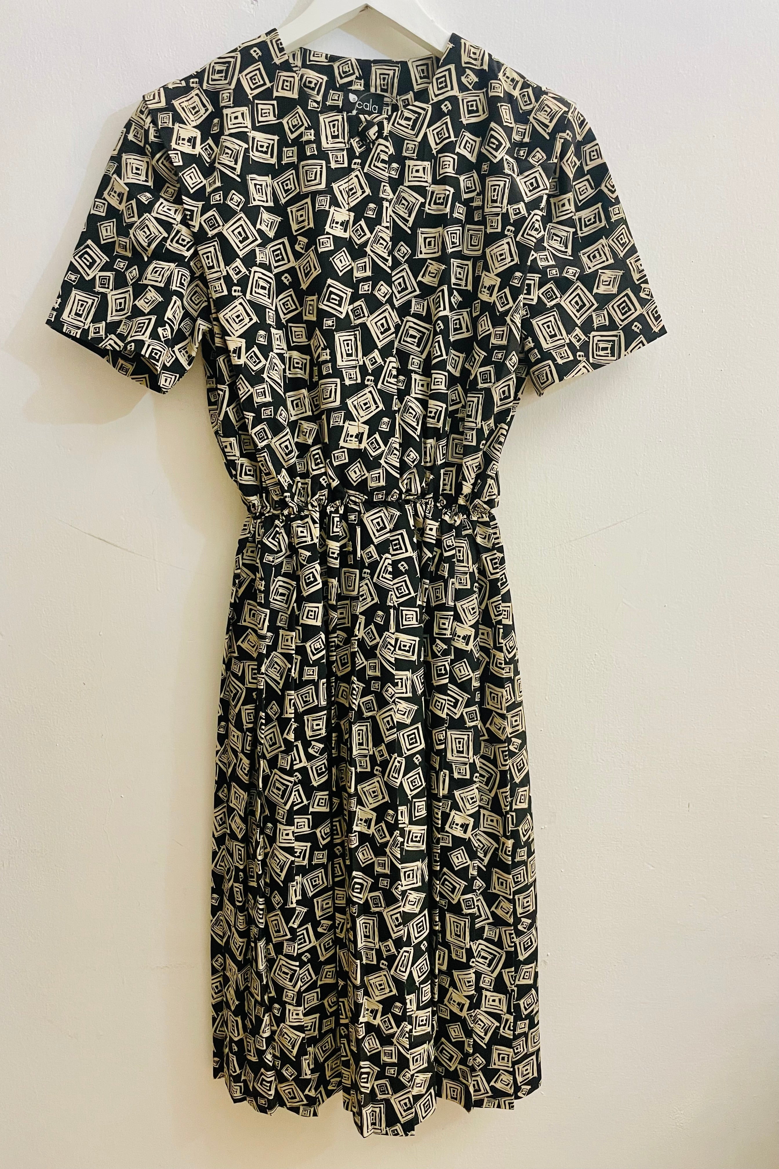 שמלת וינטג׳ סגרות