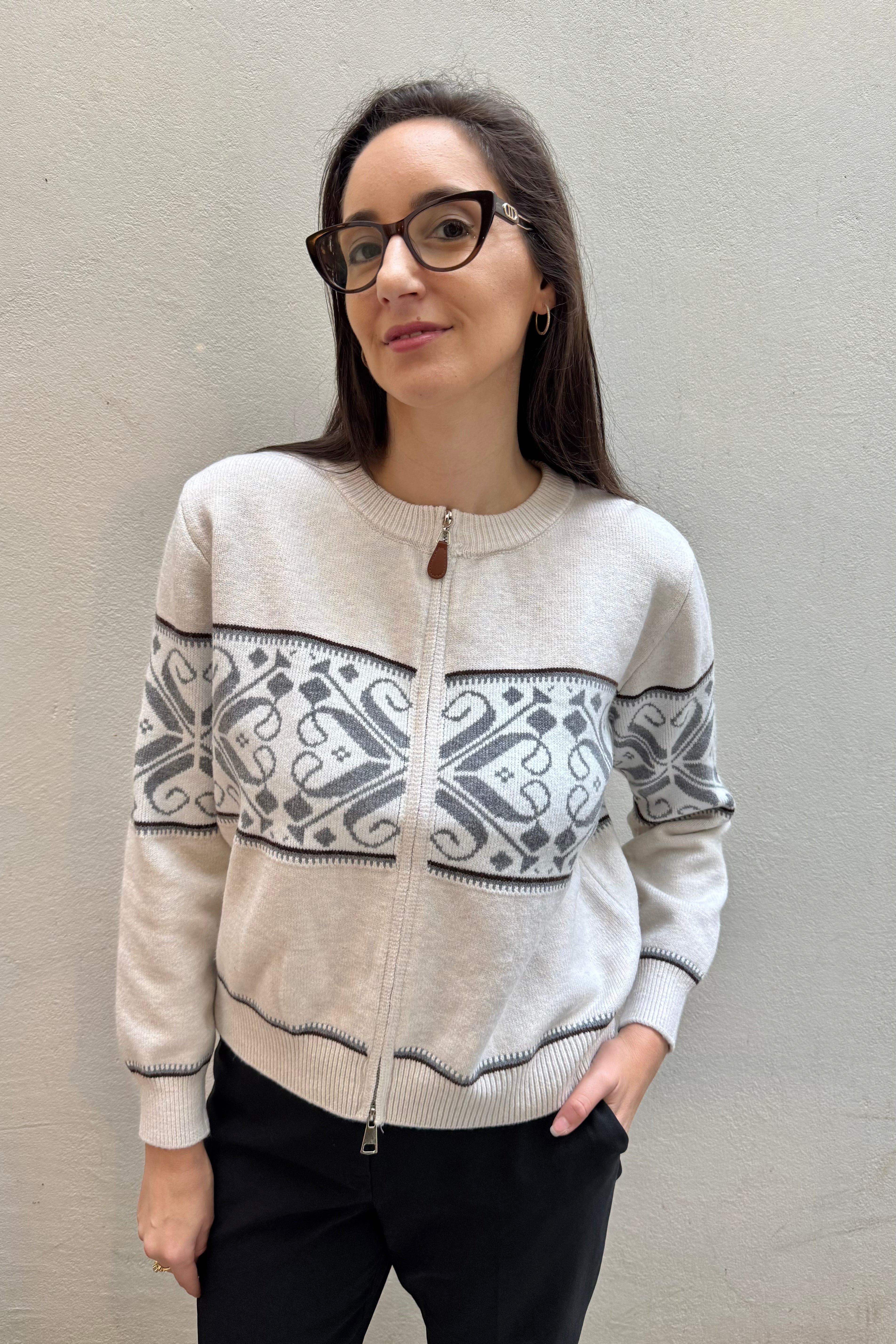 קרדיגן מרכז דקורטיבי