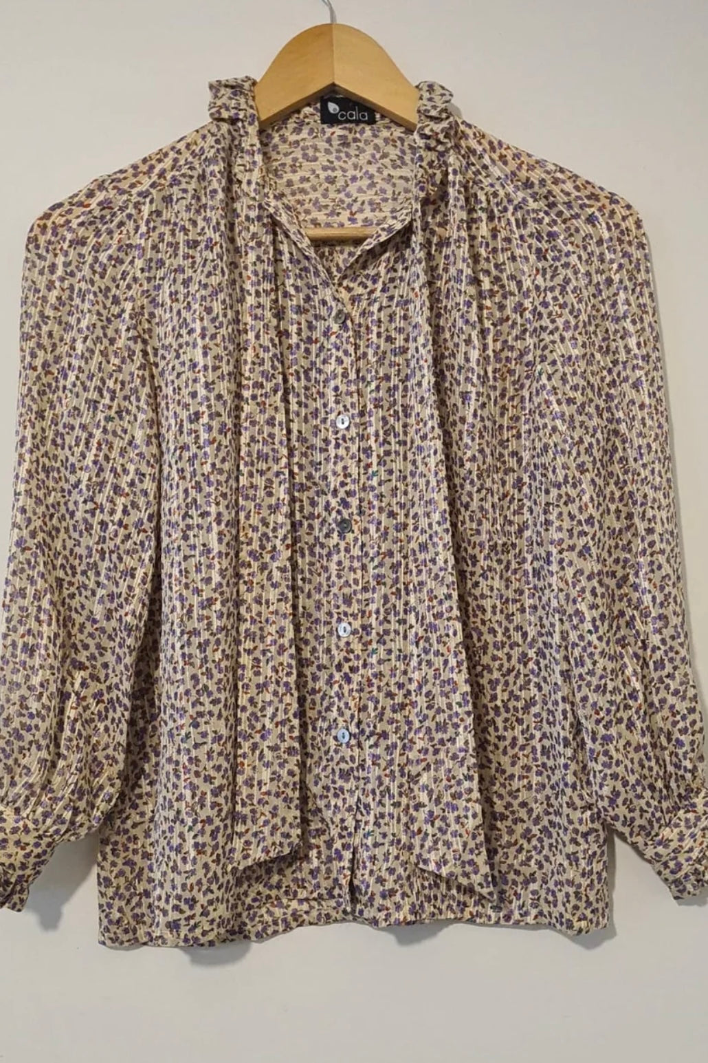 חולצת וינטג' פרחים סגולים קשירה קדמית