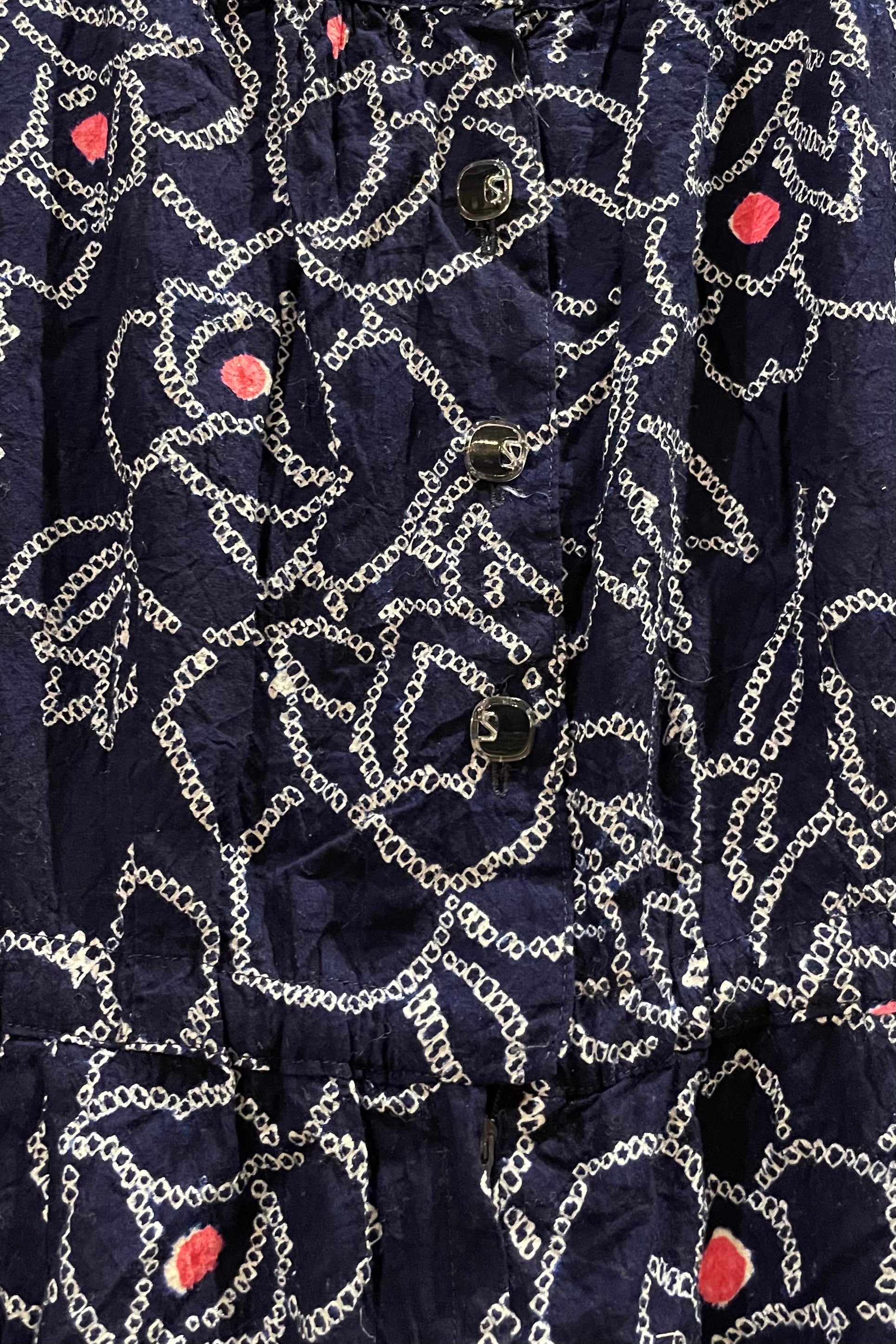 שמלת וינטג׳ שרשראות