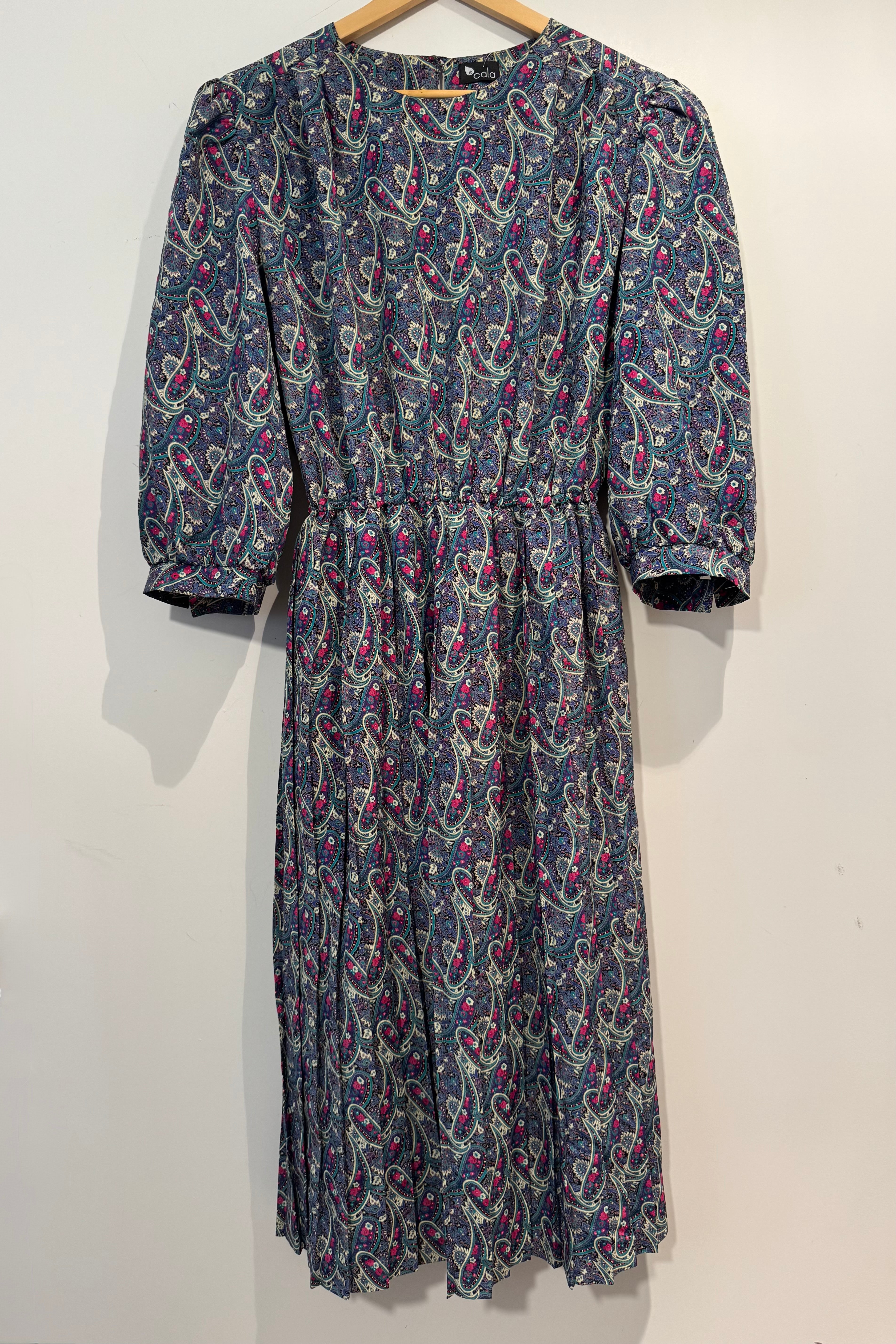 שמלת וינטג׳ שחקנית