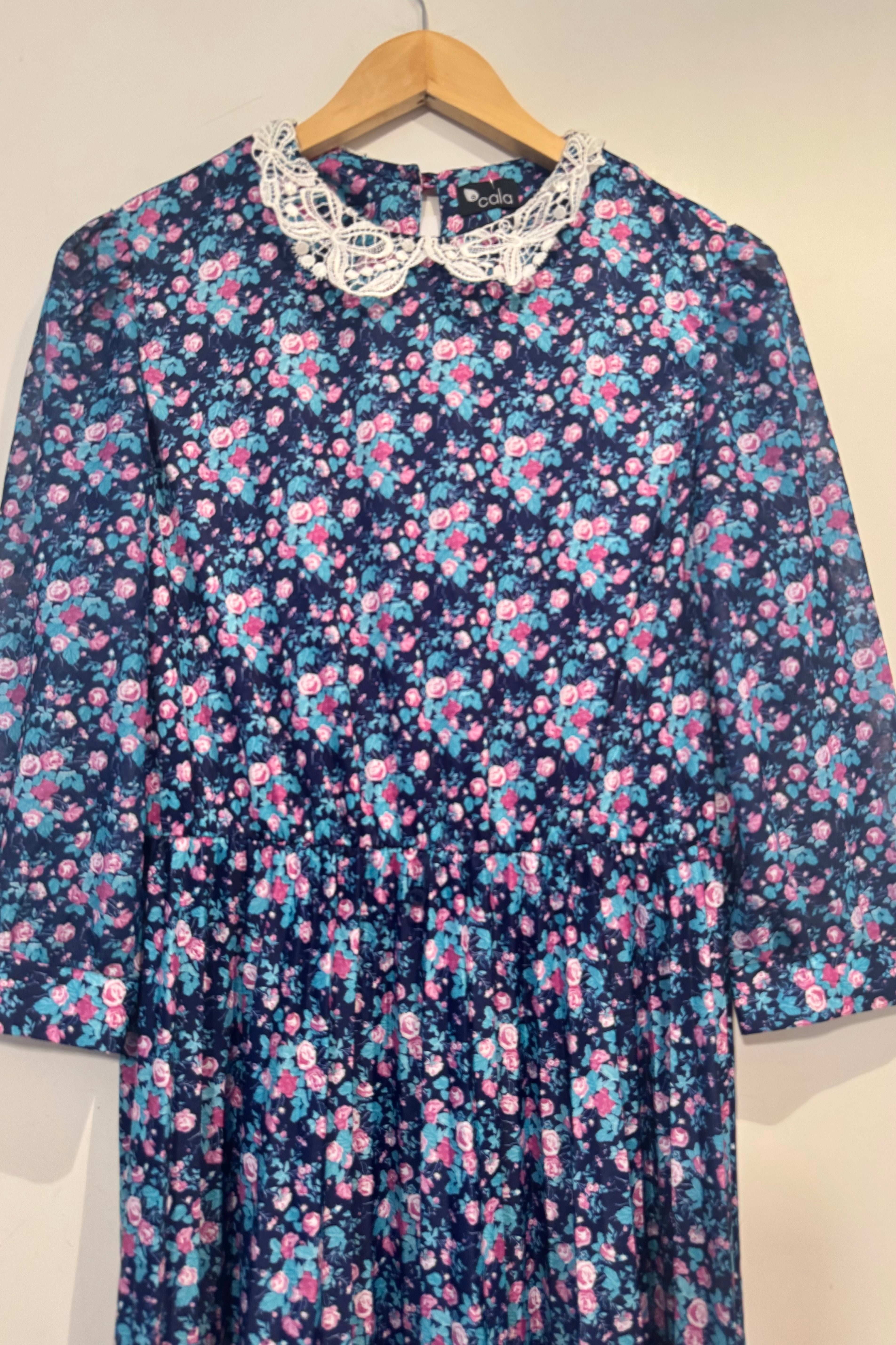 שמלת וינטג׳ ג׳ולי