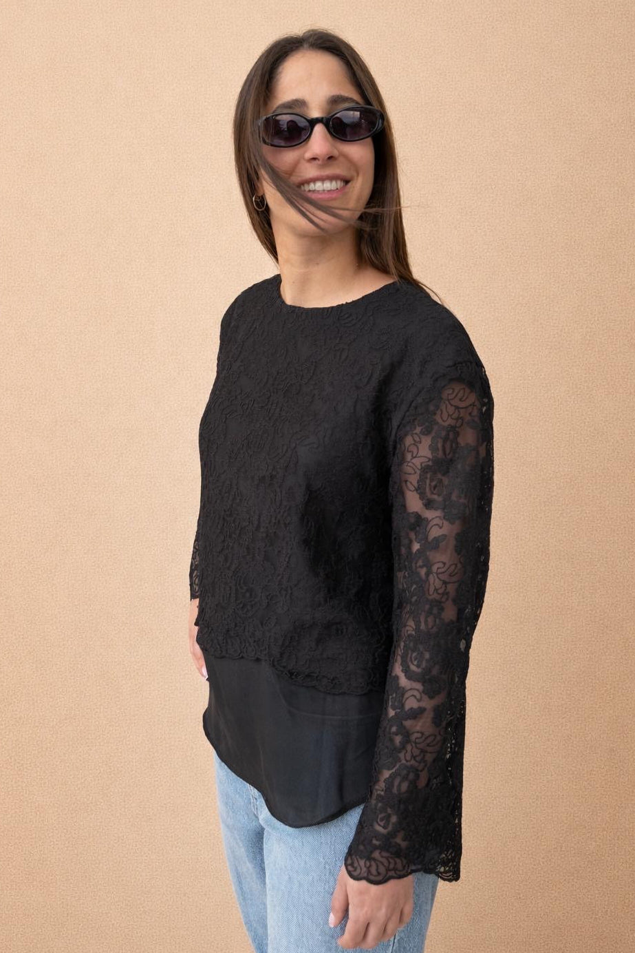 חולצה שרוולי תחרה