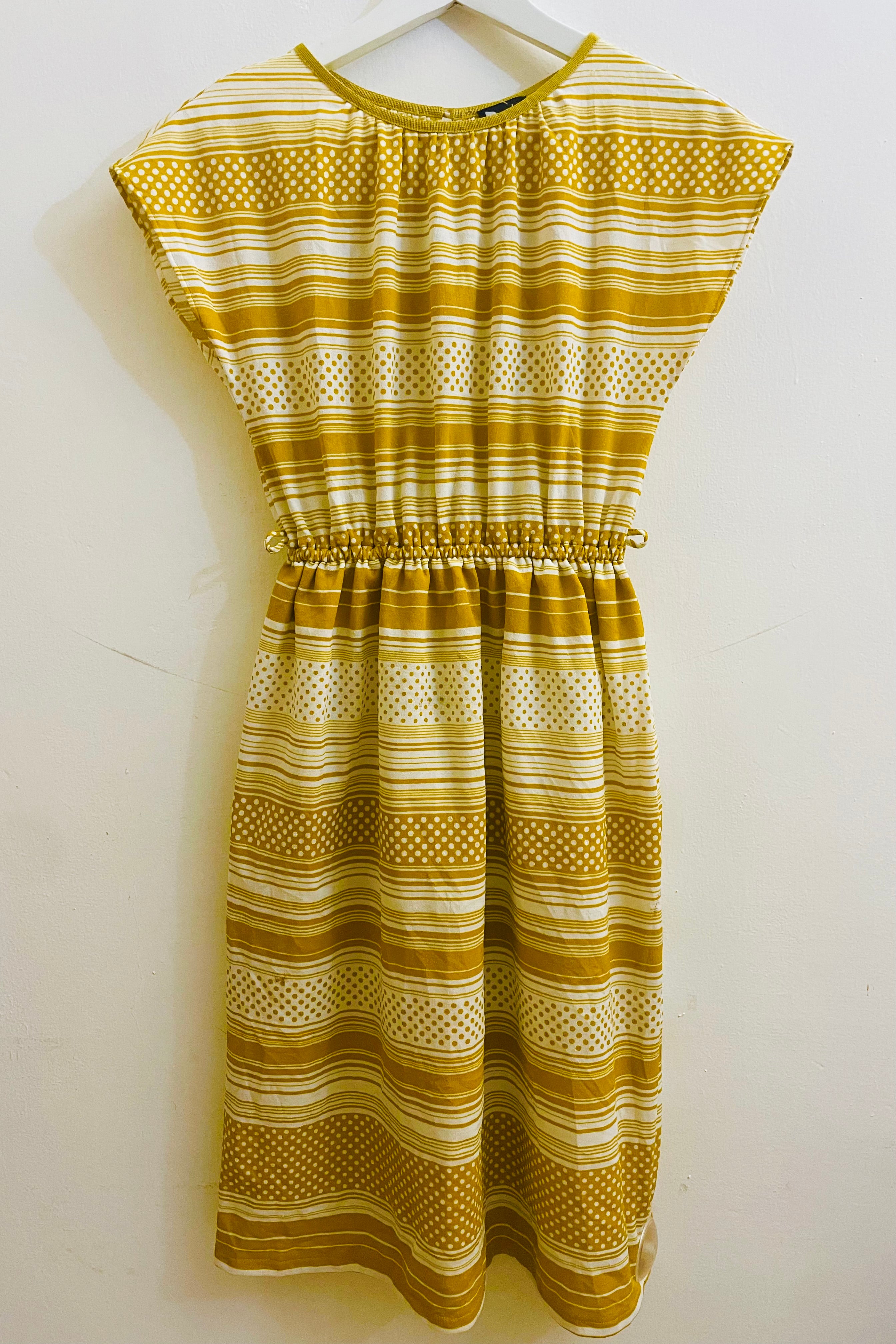 שמלת וינטג׳ חרדל