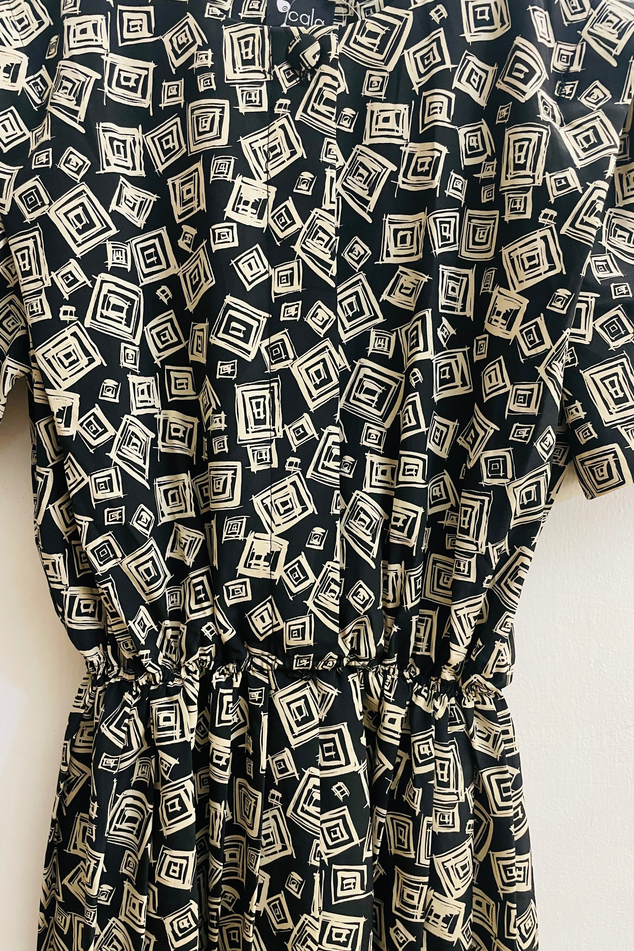 שמלת וינטג׳ סגרות