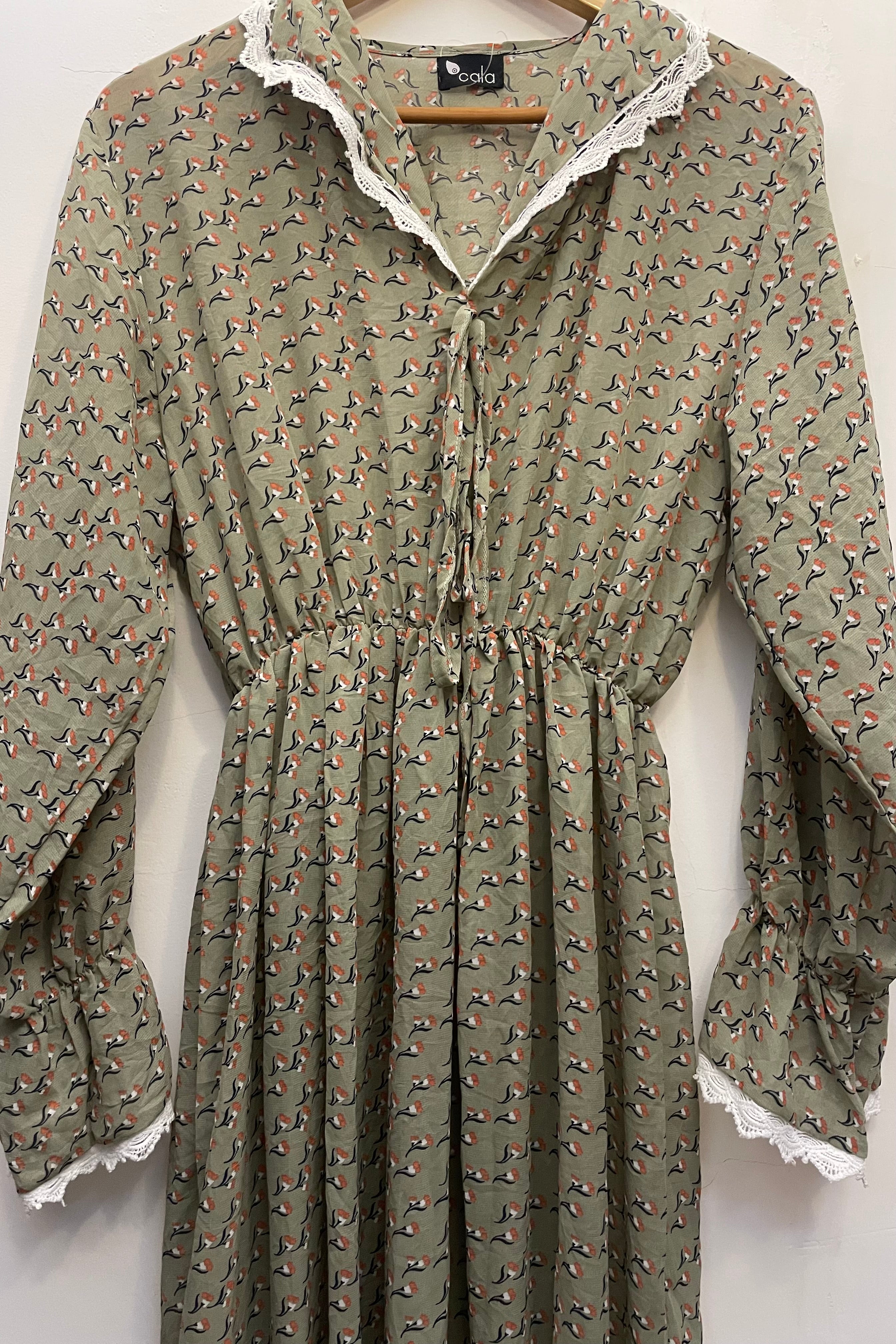 שמלת וינטג׳ ניצנים