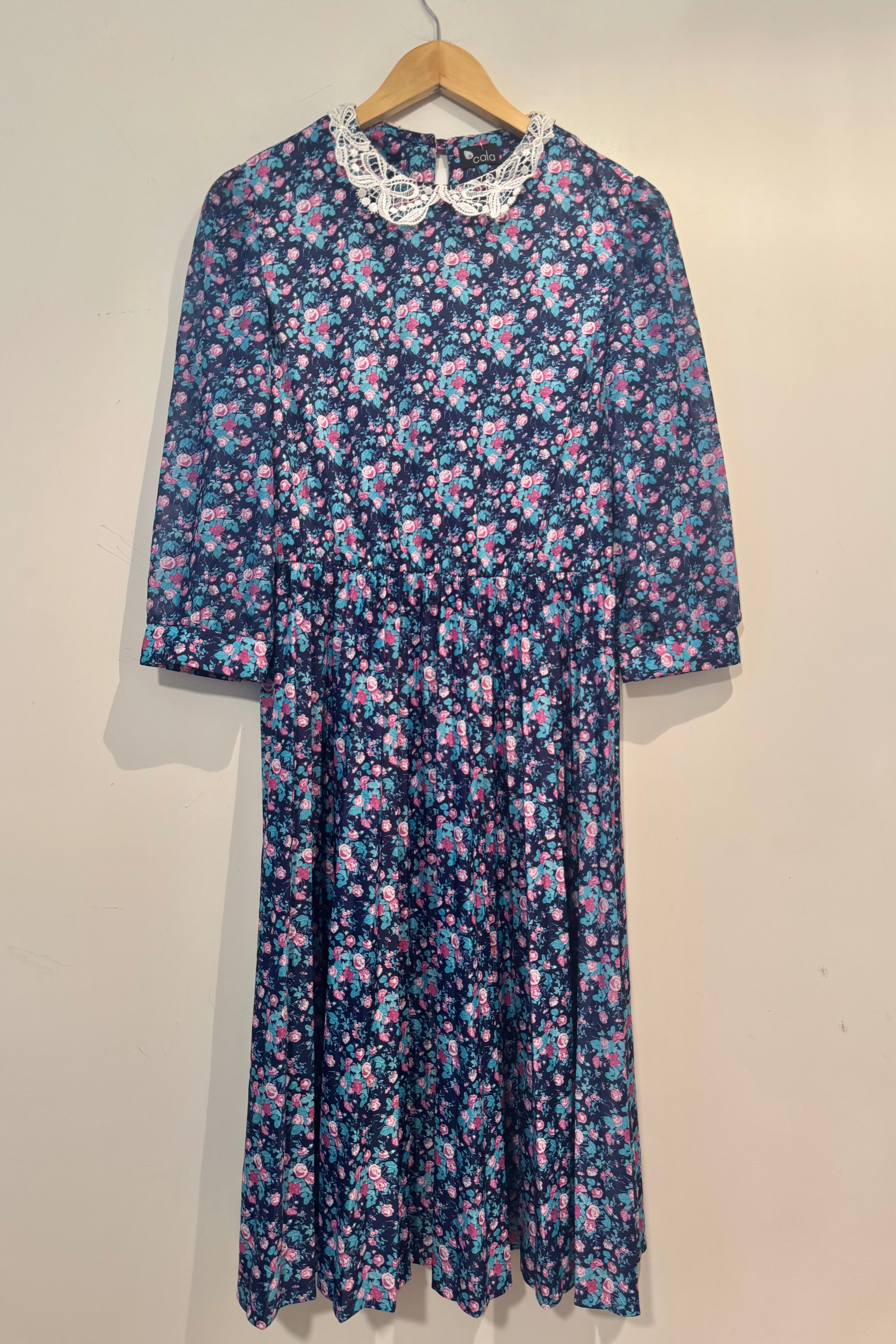 שמלת וינטג׳ ג׳ולי