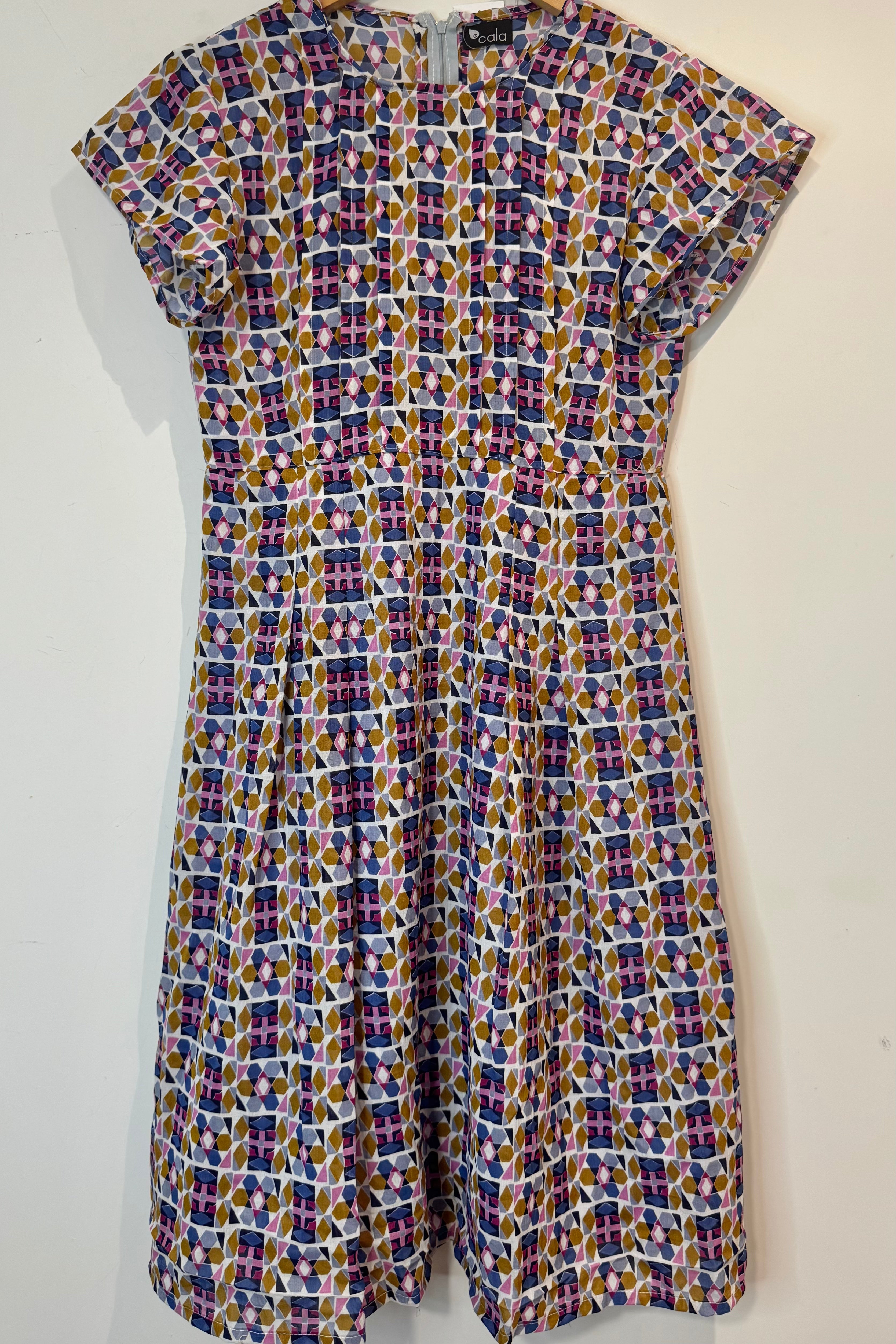 שמלת וינטג׳ צורות גאומטריות