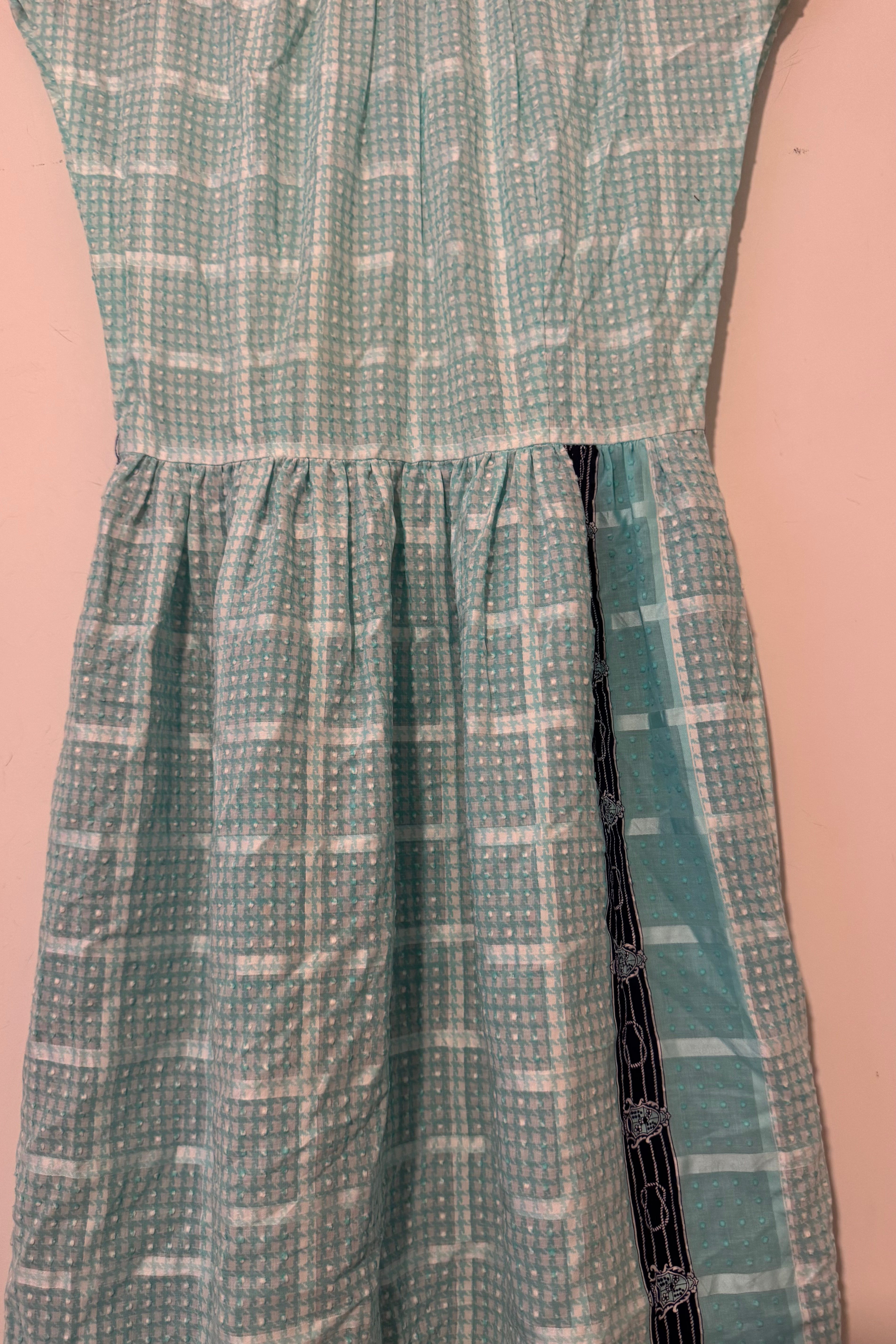 שמלת וינטג׳ סמלי אבירות