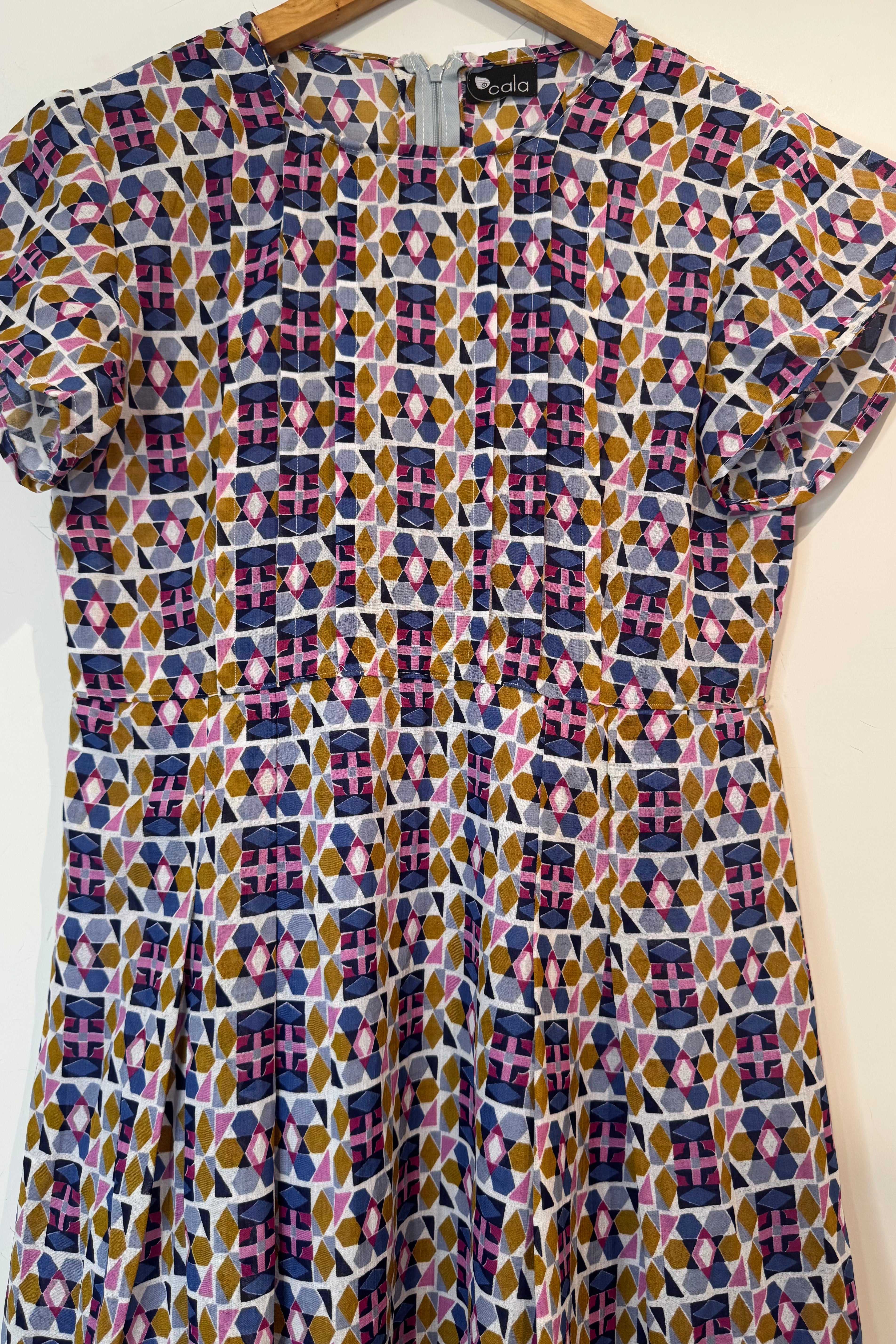 שמלת וינטג׳ צורות גאומטריות