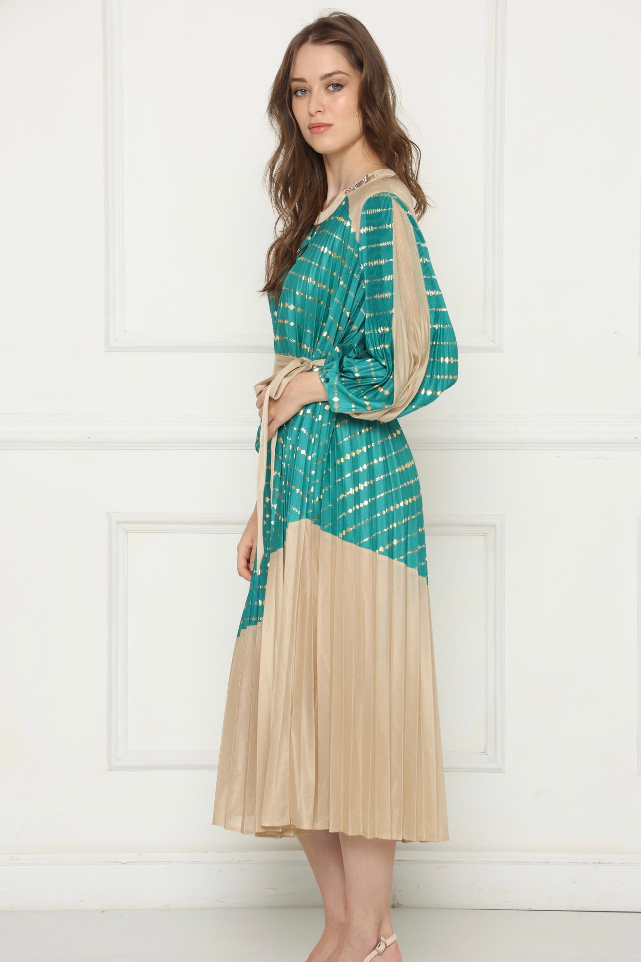 שמלה חצי ירוק