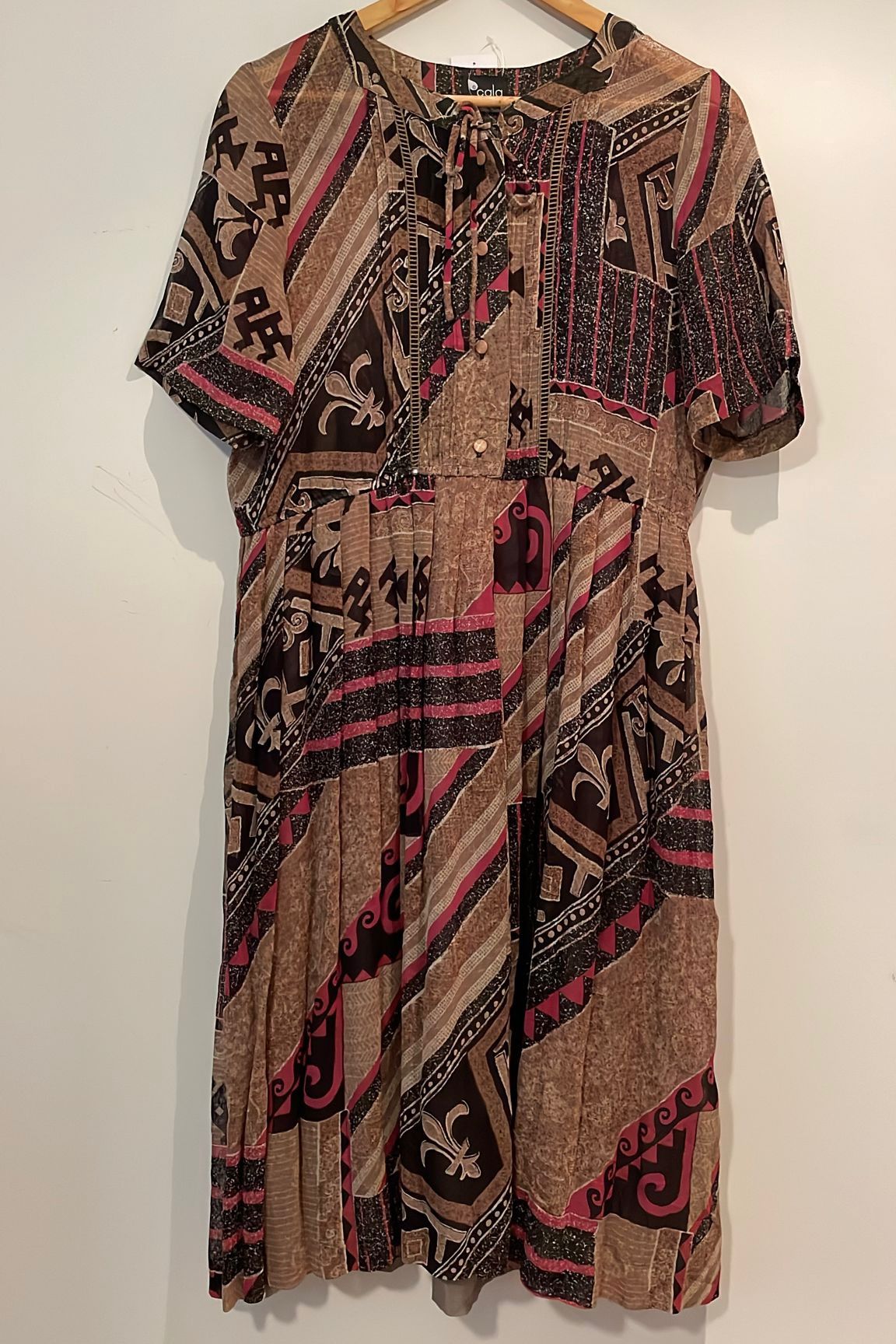 שמלת וינטג' עיטורי פוקסיה