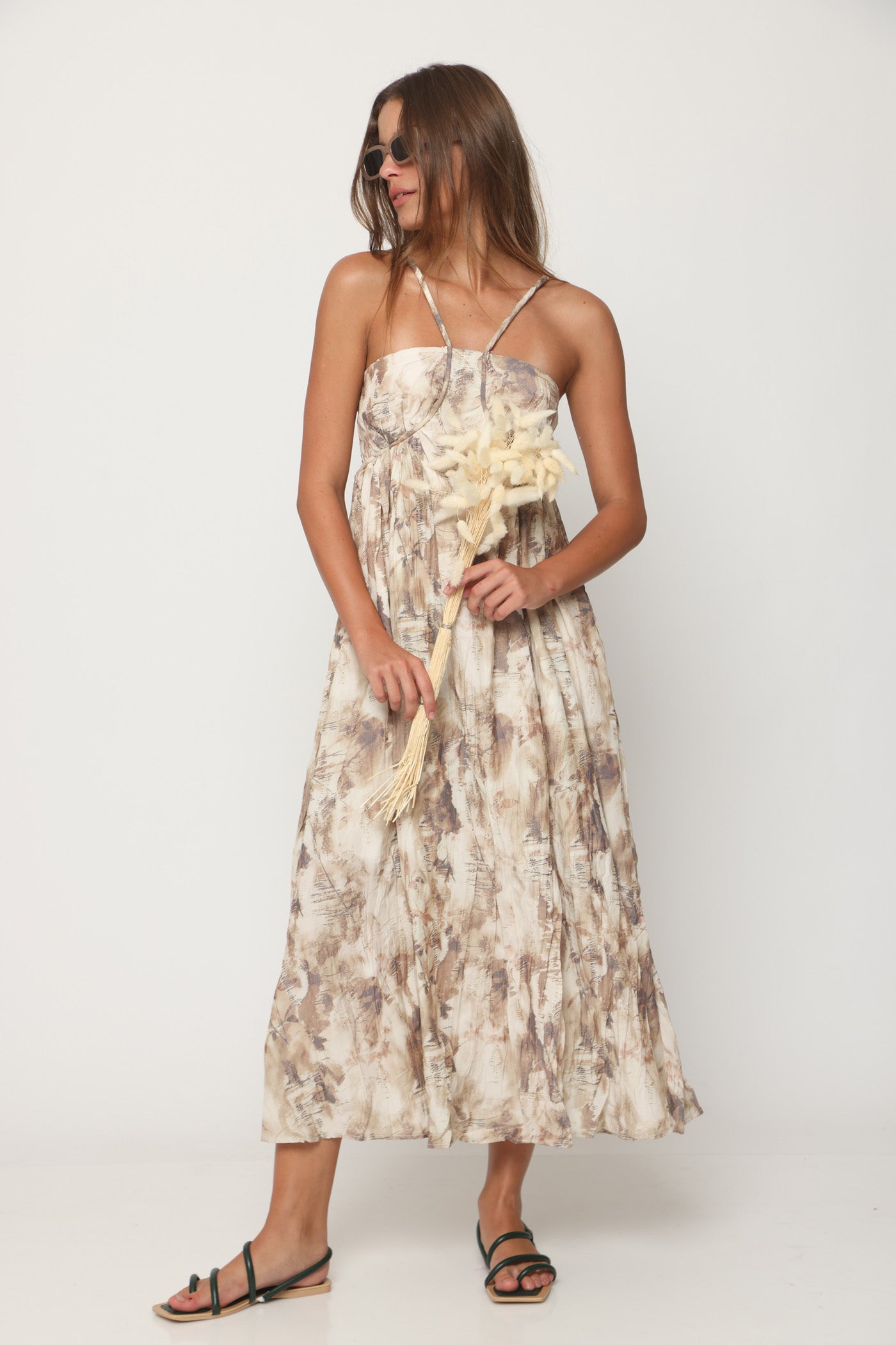 שמלת קיסרית