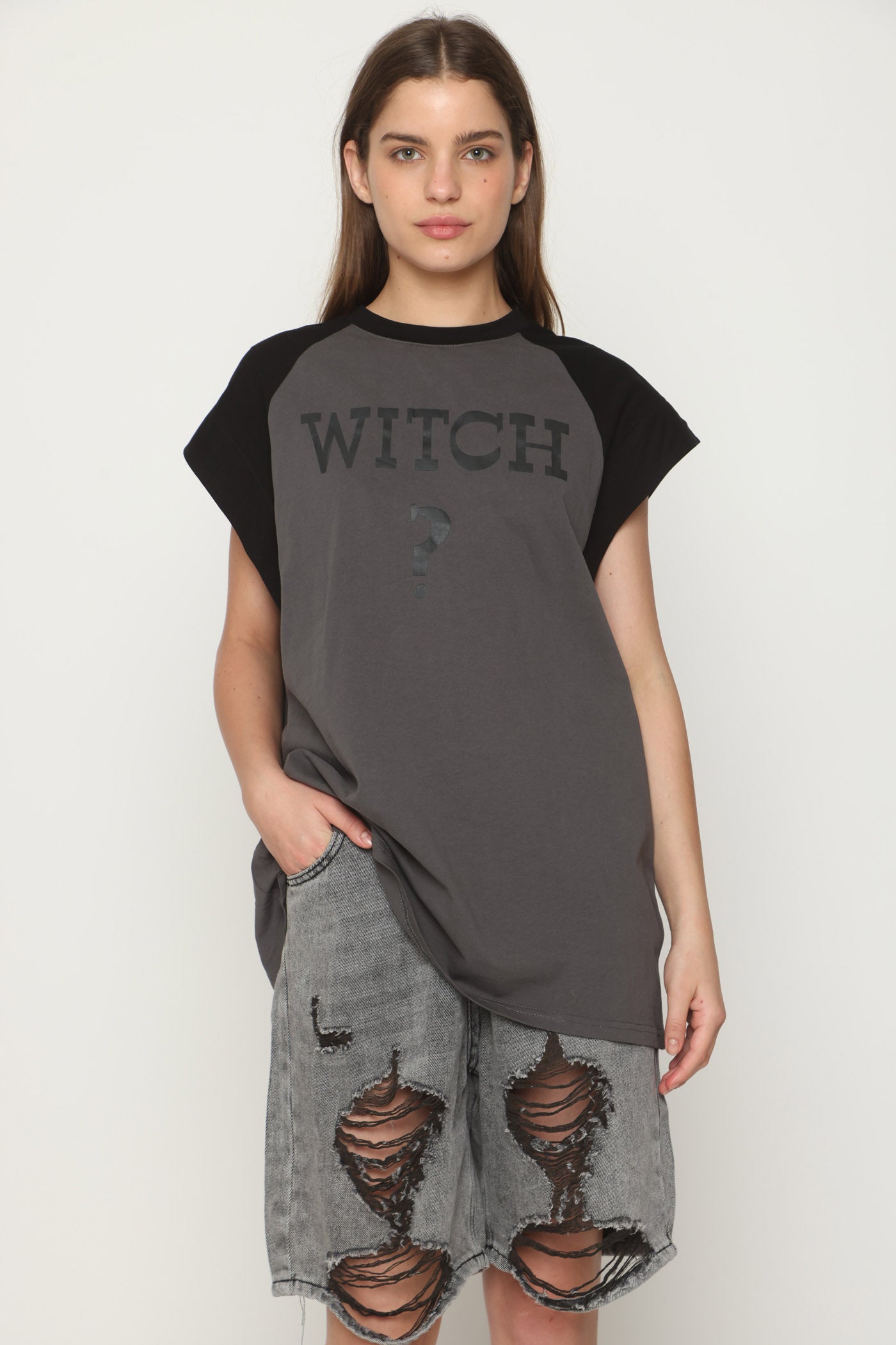 חולצת WITCH