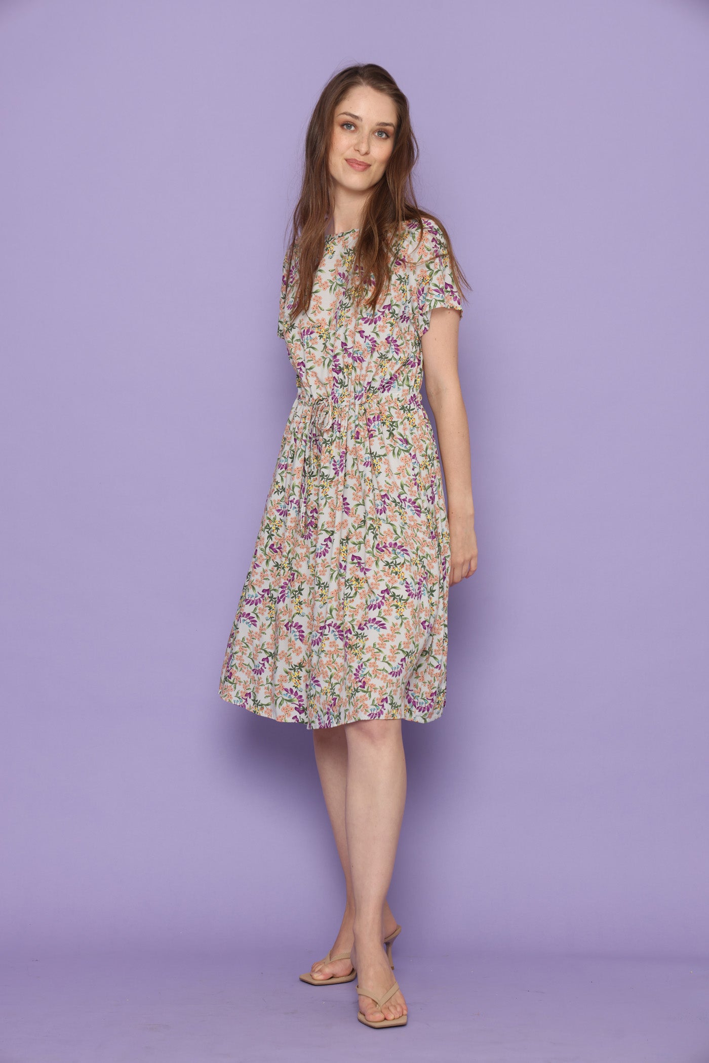 שמלת צבעוניות