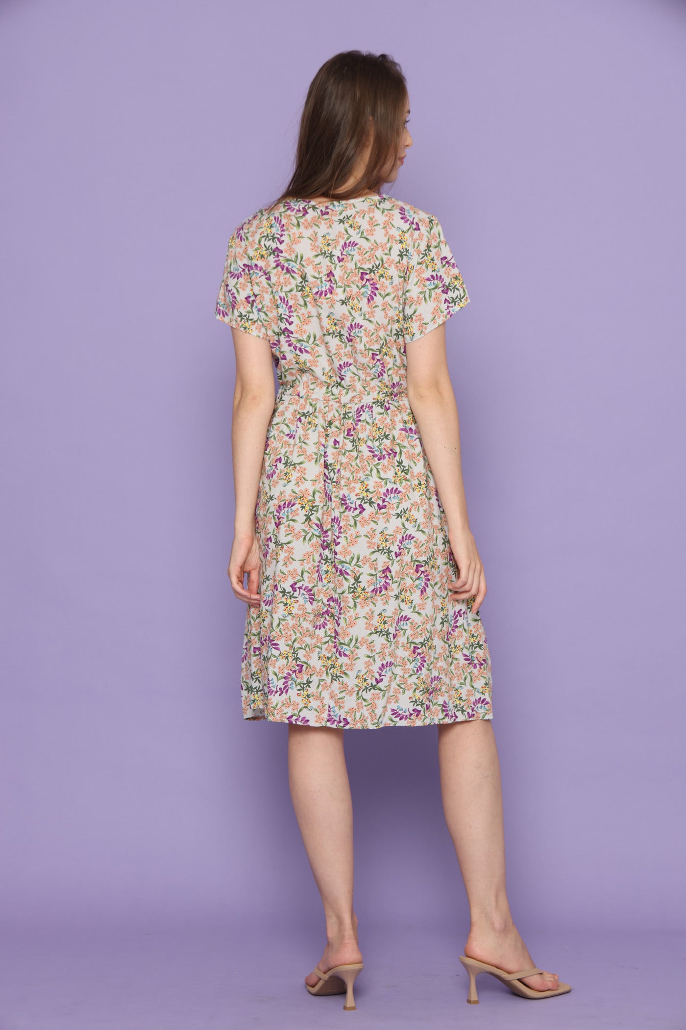 שמלת צבעוניות