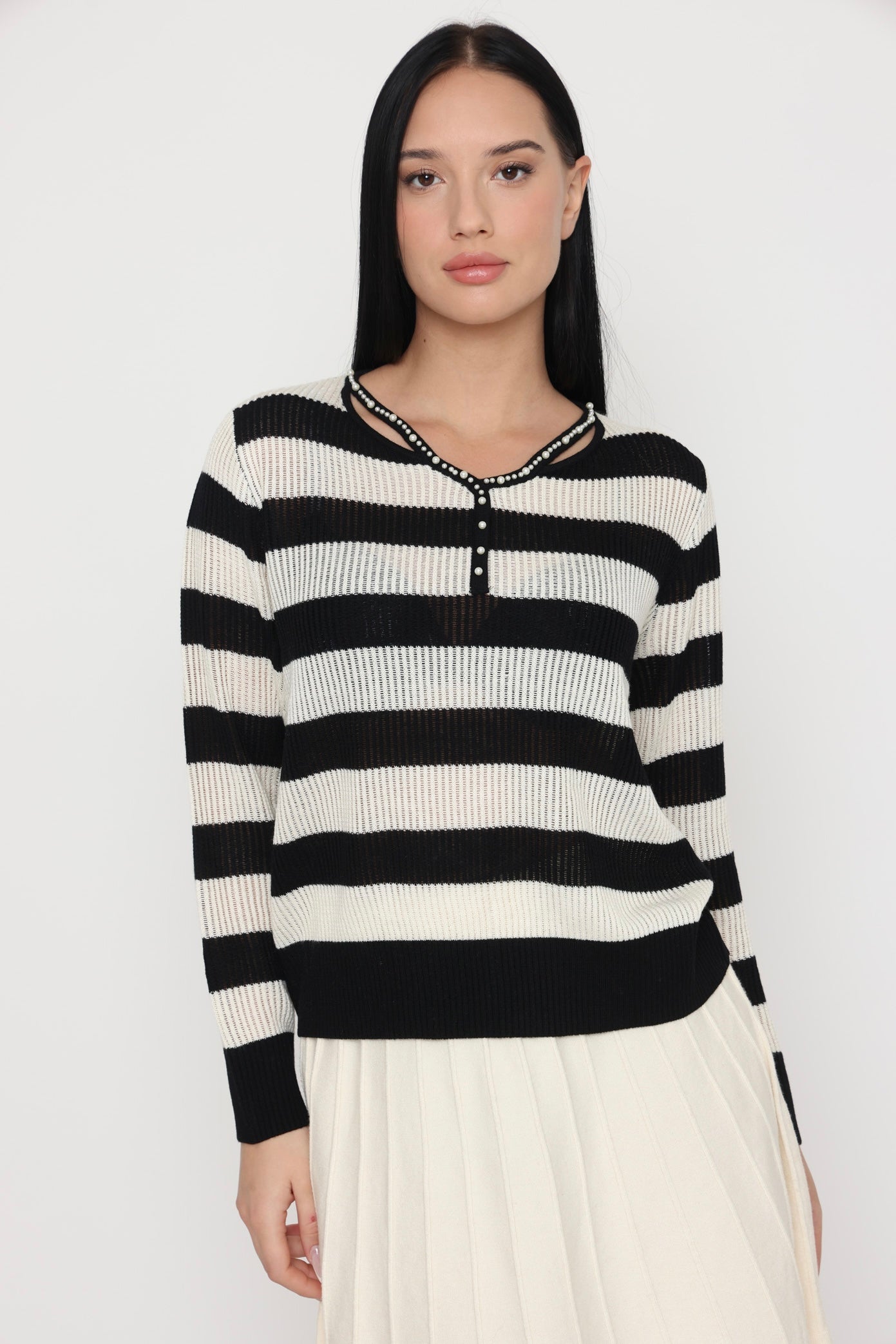 סריג פסים שחורים ואלמנט