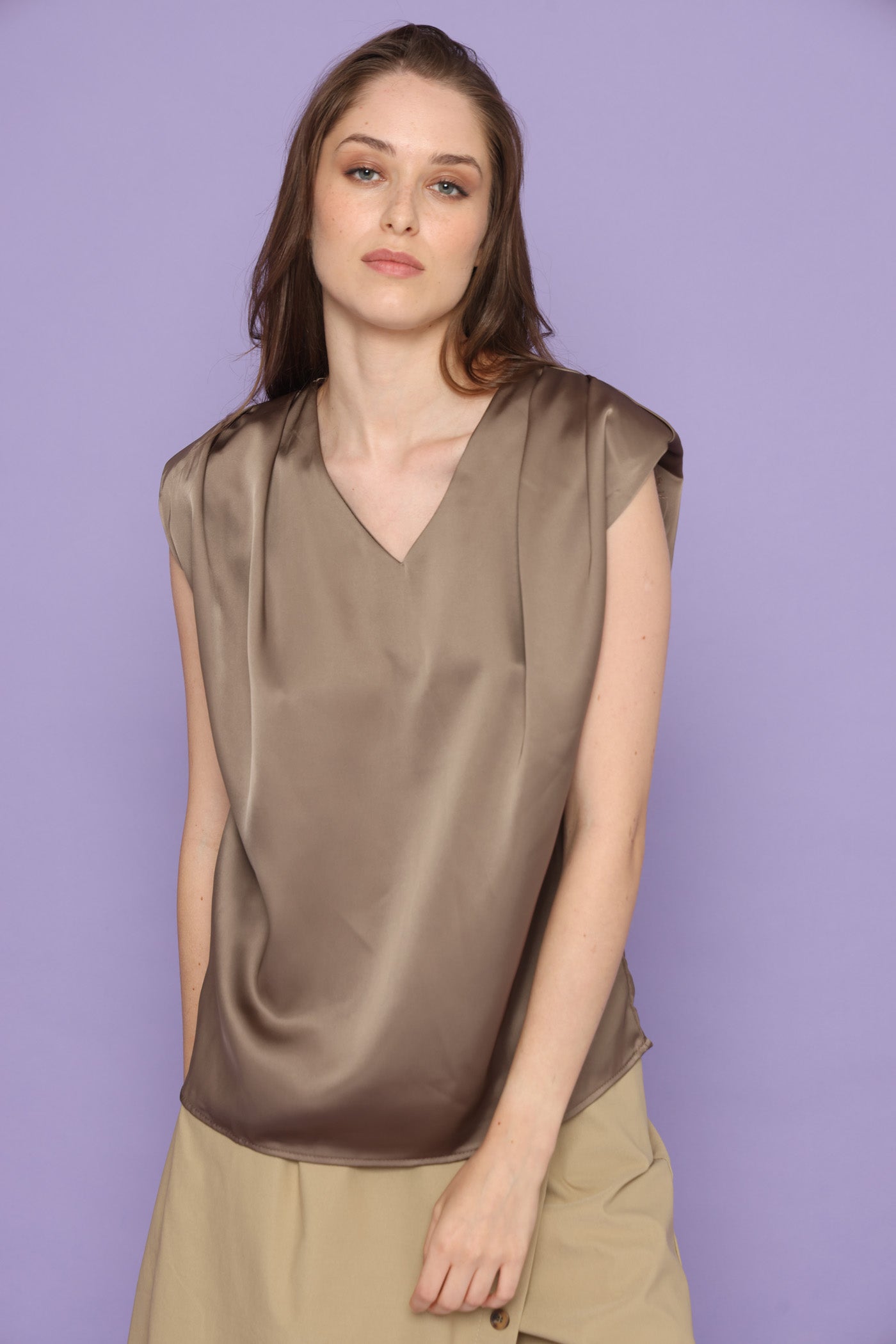 חולצת כתפיים