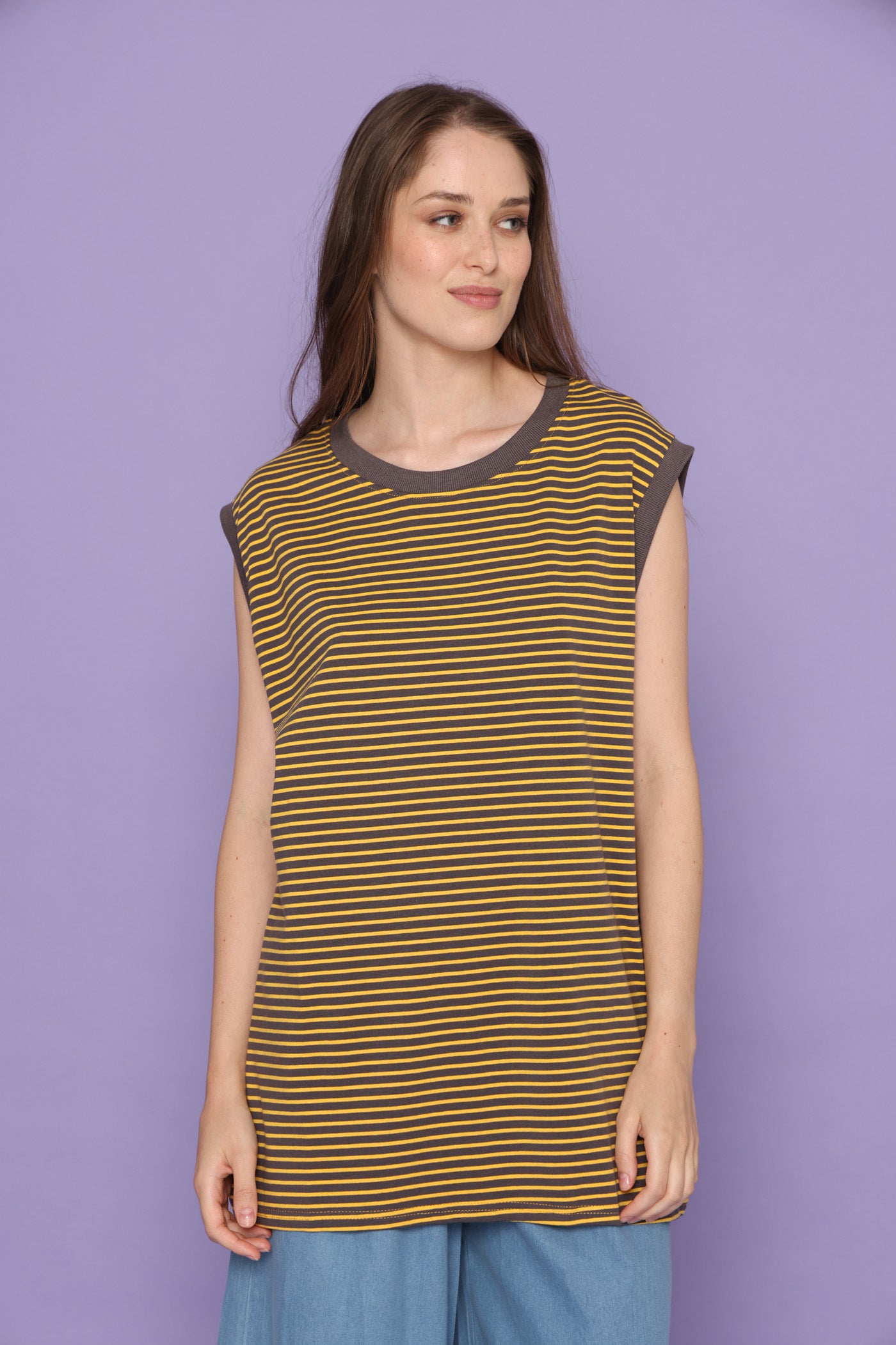 גופיית פסים דקיקים