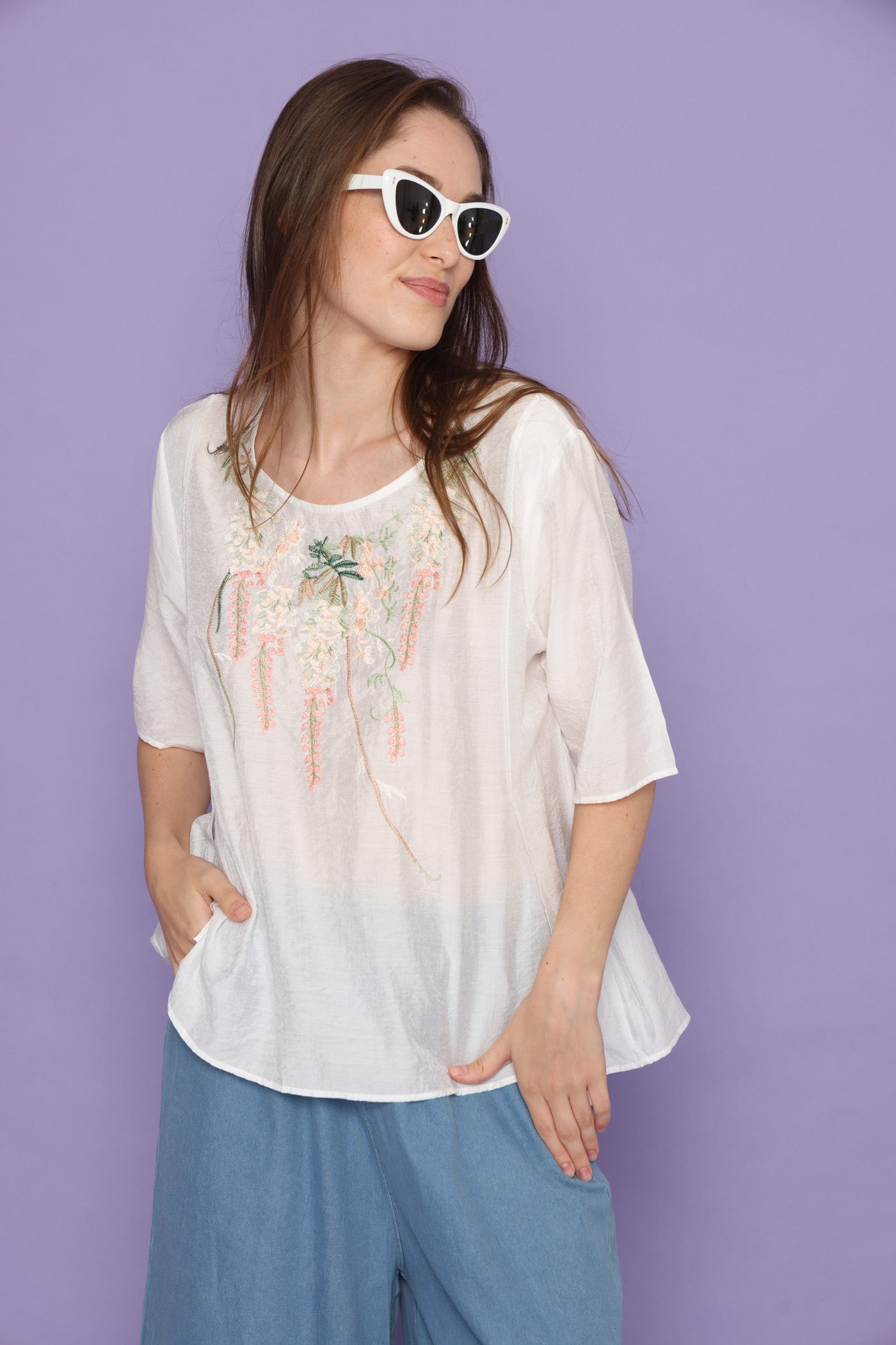 חולצת פריחת קישוט