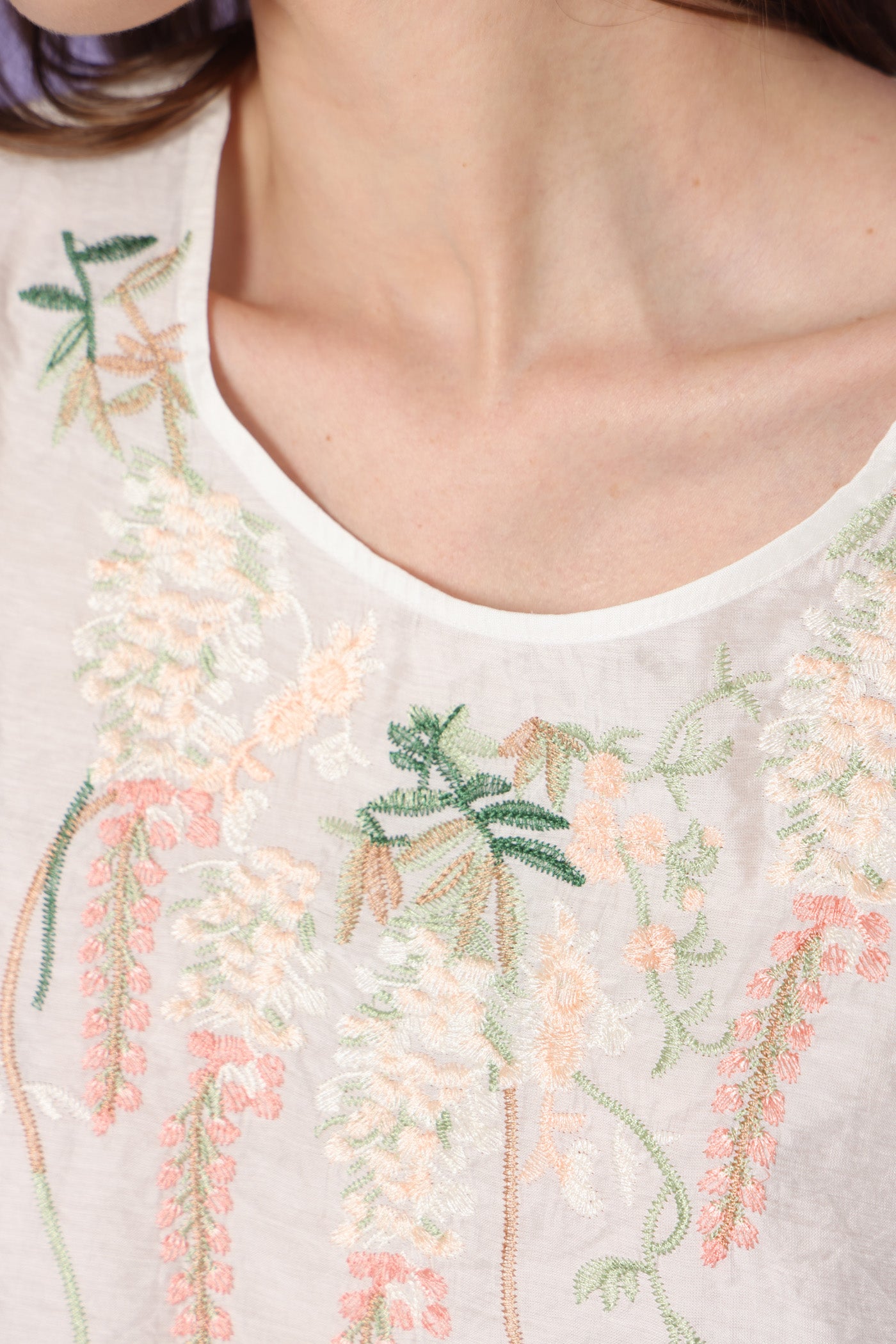 חולצת פריחת קישוט