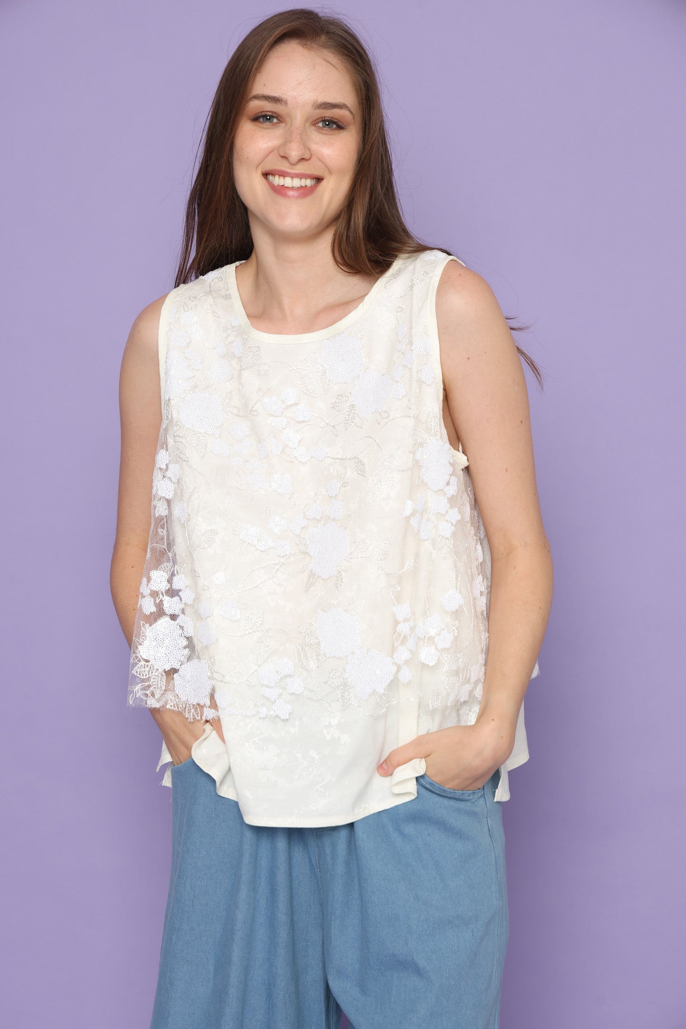 גופיית בסיס עם תחרה