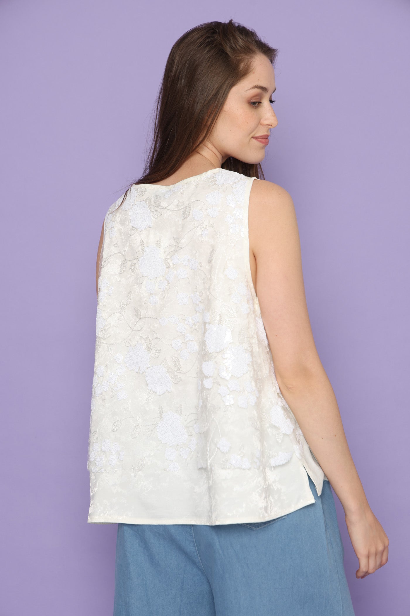 גופיית בסיס עם תחרה