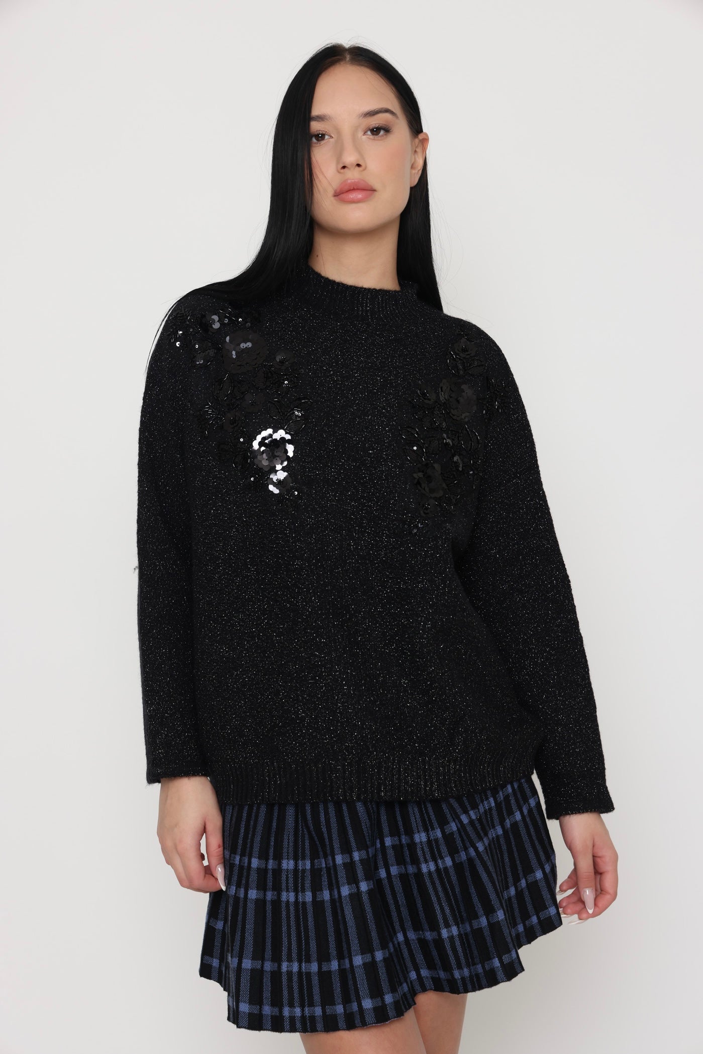 סריג שחור יוקרתי