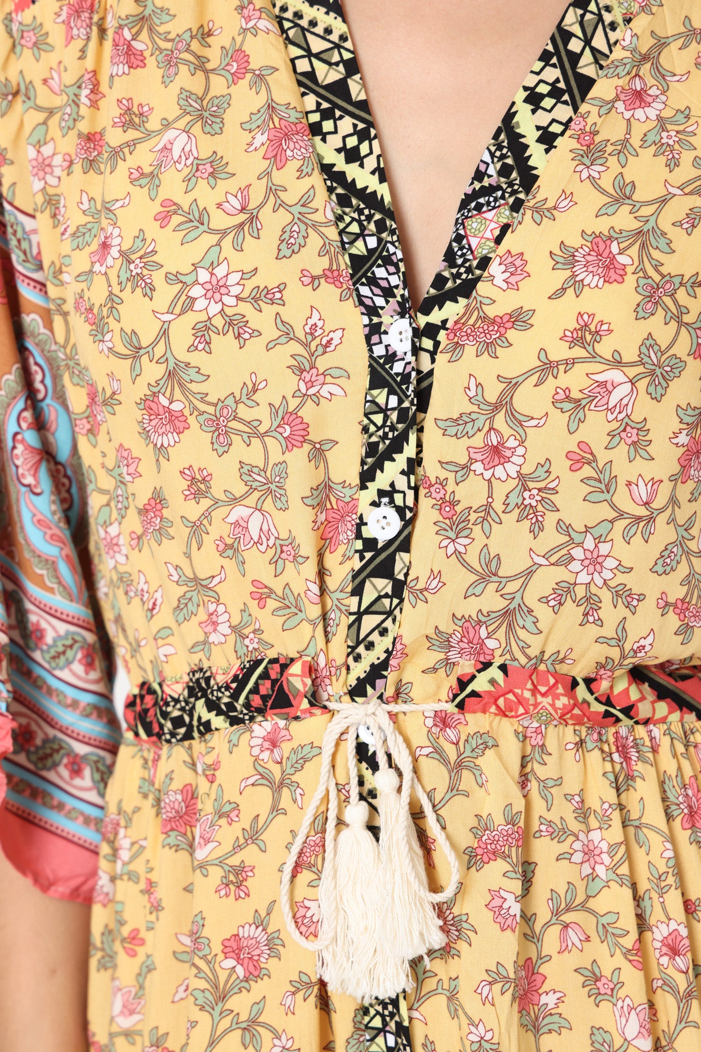 שמלת אביב בכפר צהוב