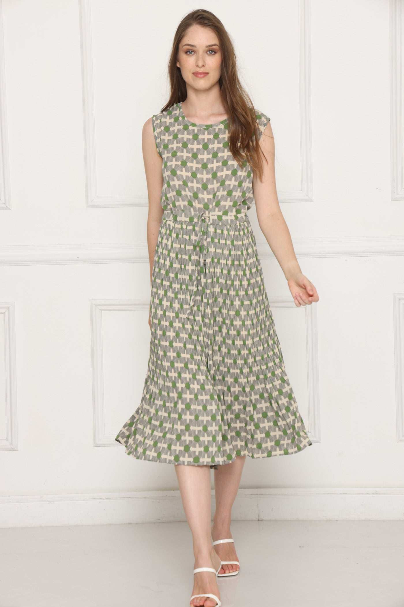 שמלת כדורים ירוקים