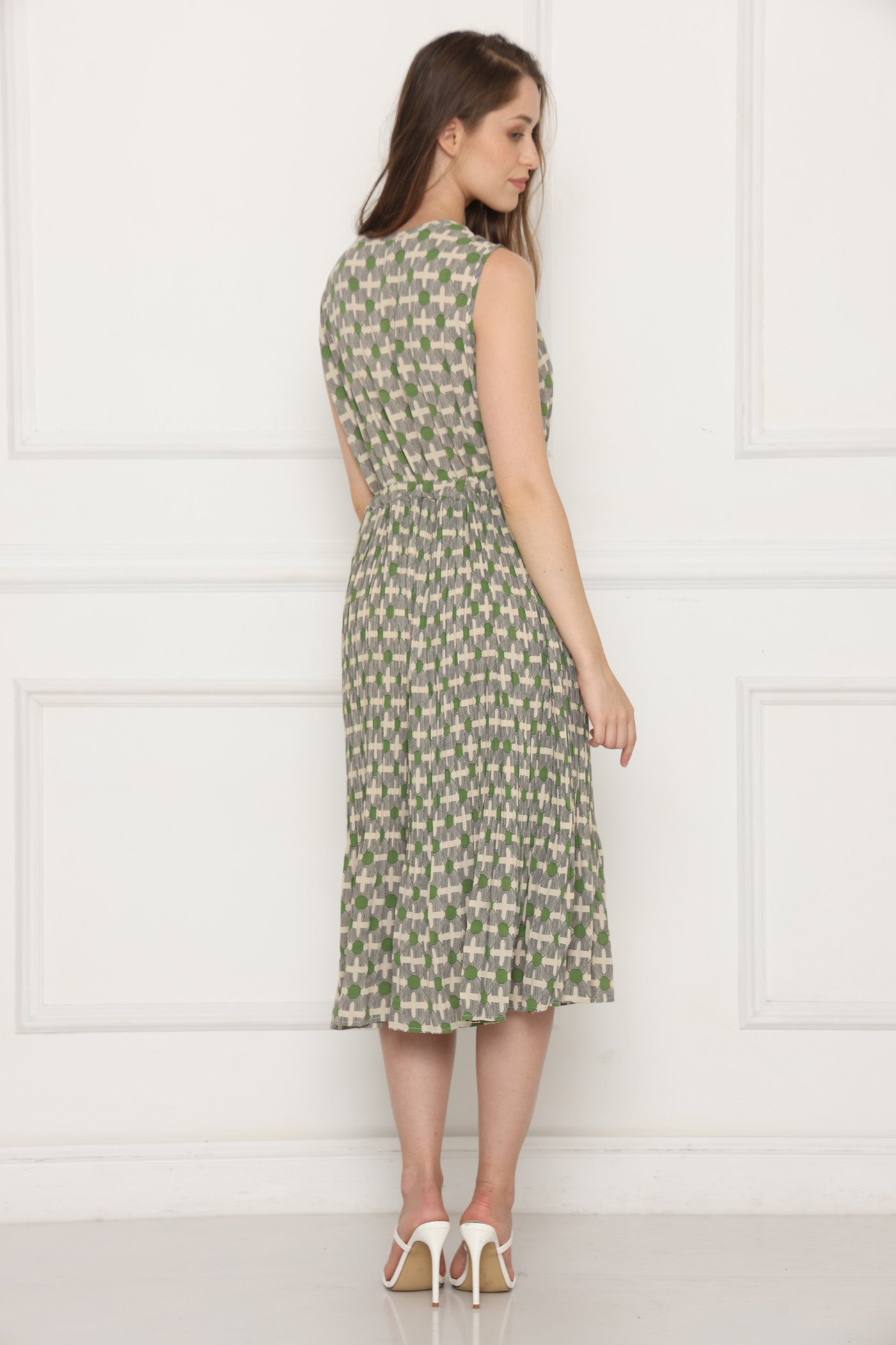 שמלת כדורים ירוקים