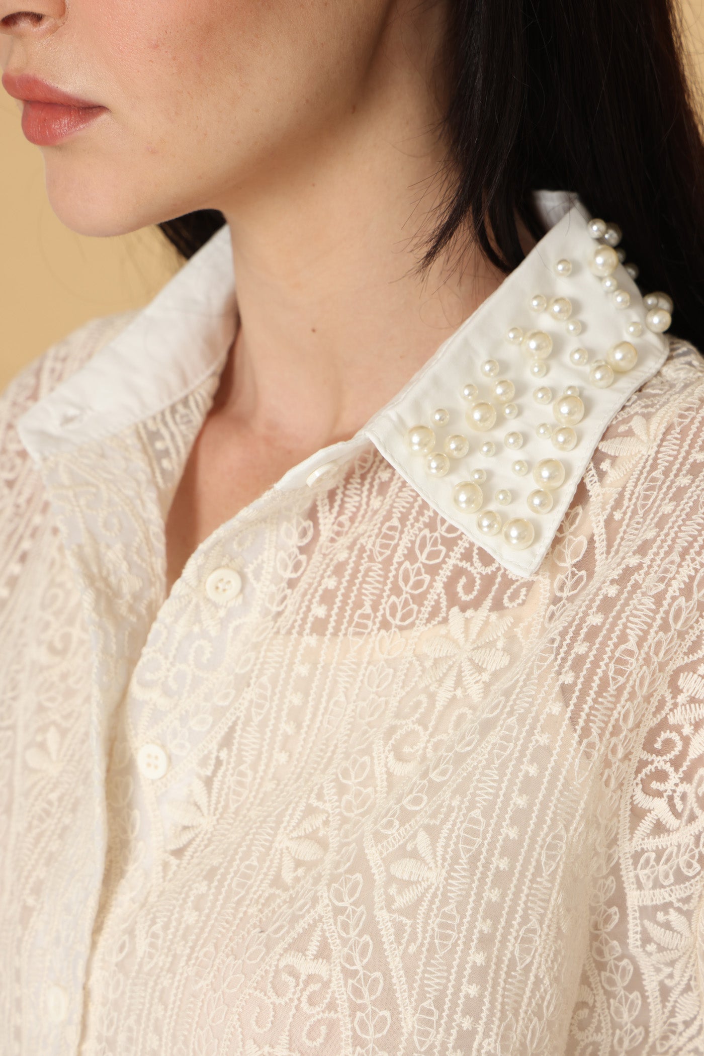 חולצת קרושה וצווארון