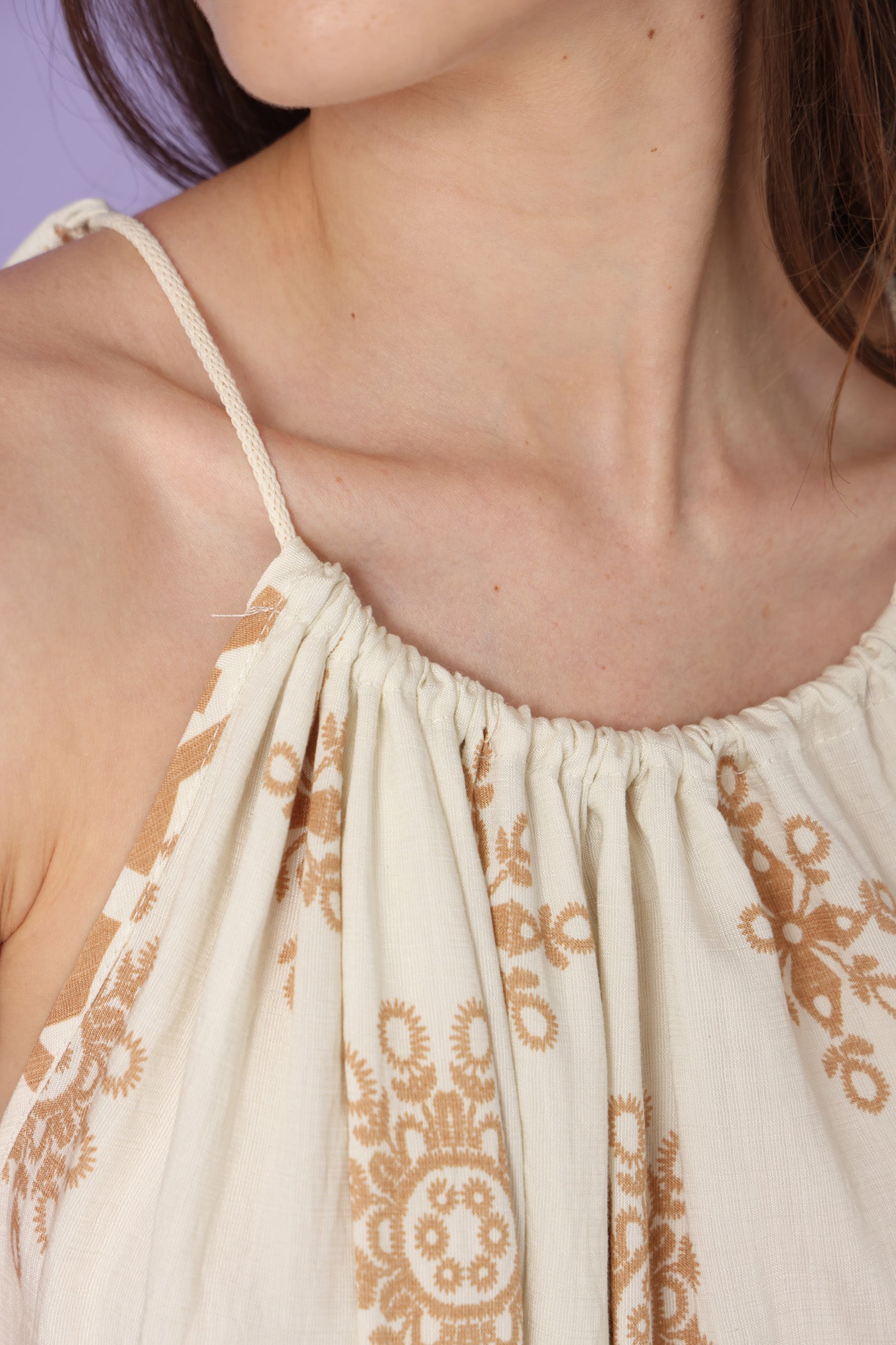 שמלת פרחי שמש