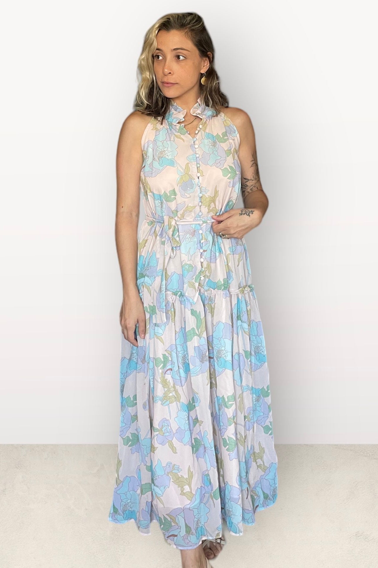 שמלת קולר ופריחה