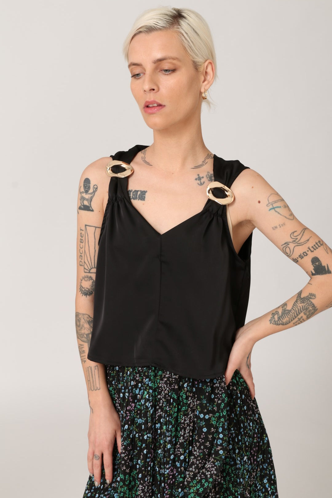 גופיית אבזם זהב